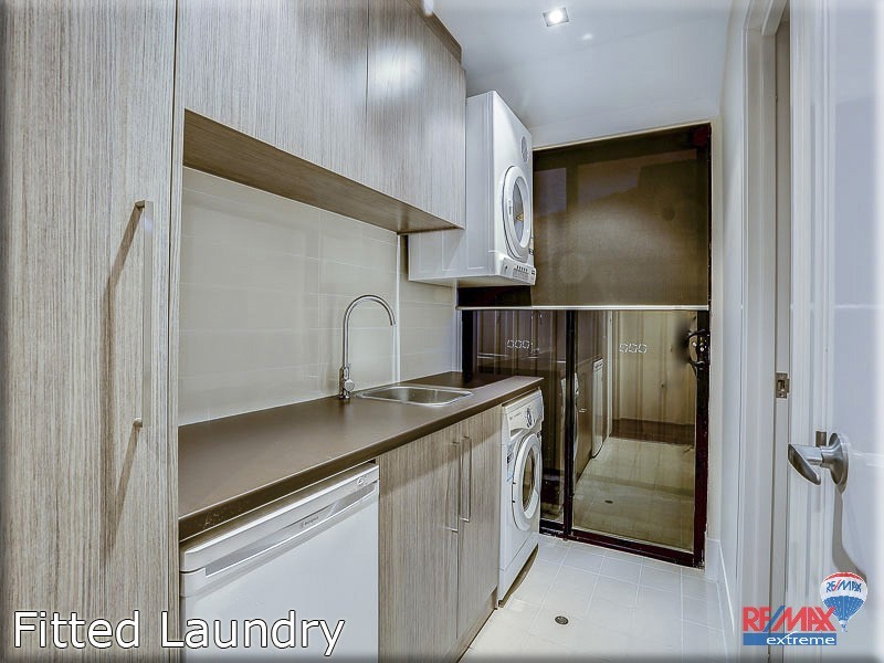 15 Stanbroke Turn, Carramar WA 6031