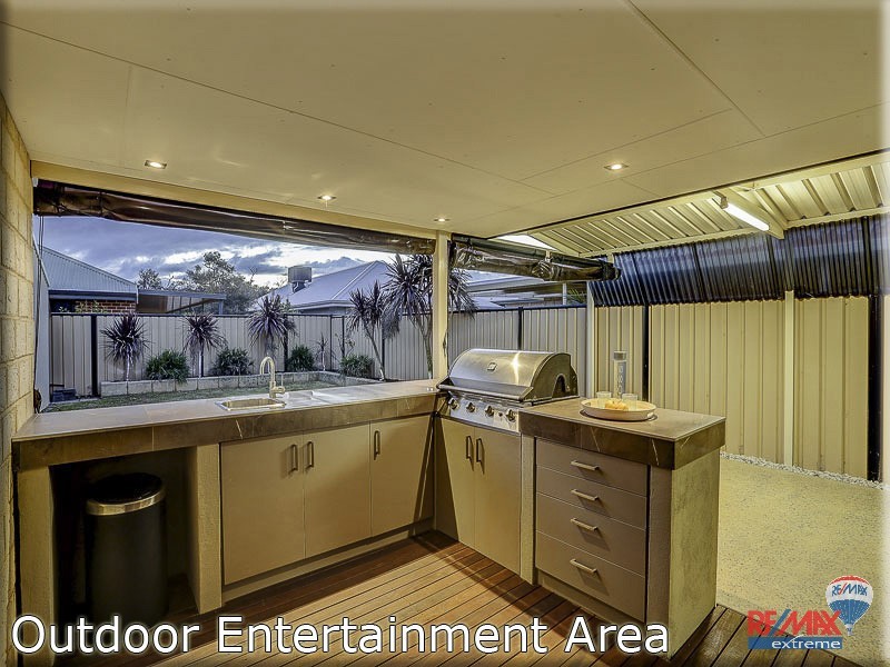 15 Stanbroke Turn, Carramar WA 6031