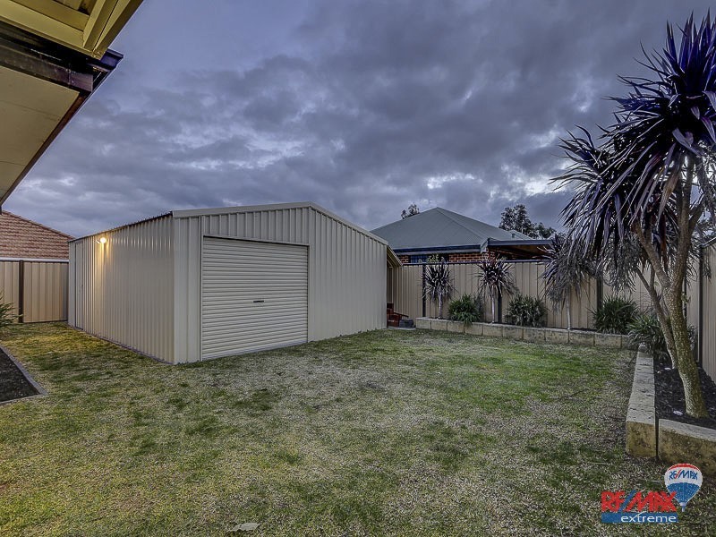 15 Stanbroke Turn, Carramar WA 6031