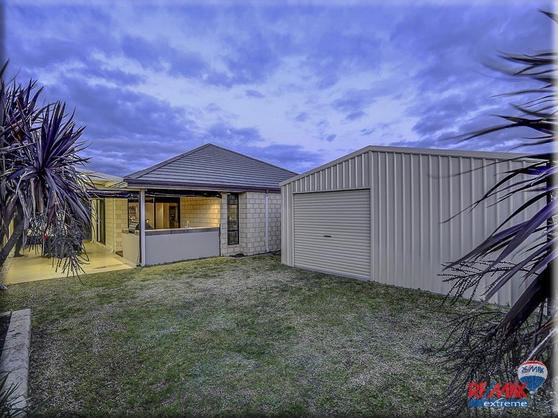 15 Stanbroke Turn, Carramar WA 6031