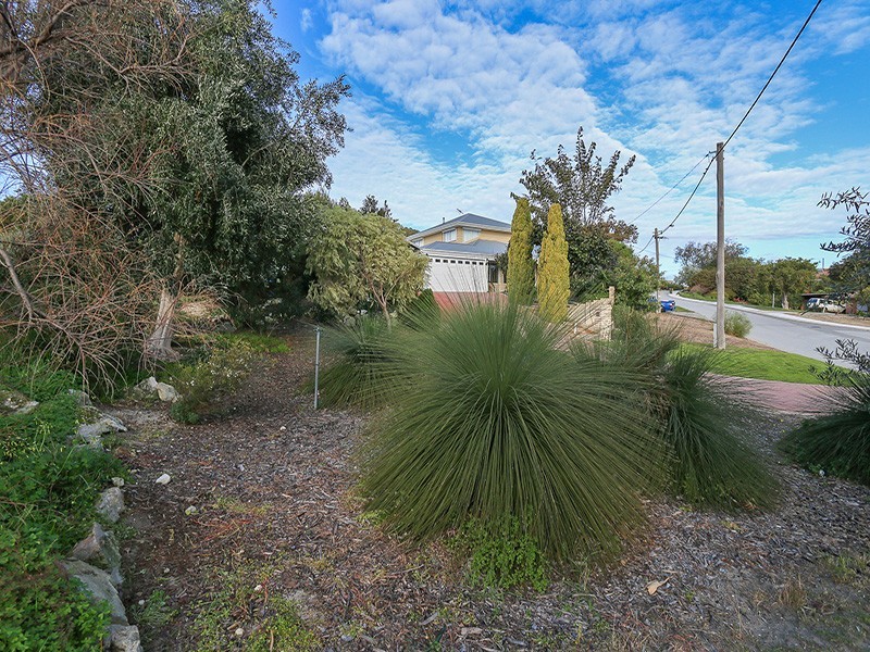 12 Vaughey Road, Quinns Rocks WA 6030