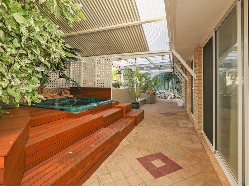 12 Vaughey Road, Quinns Rocks WA 6030