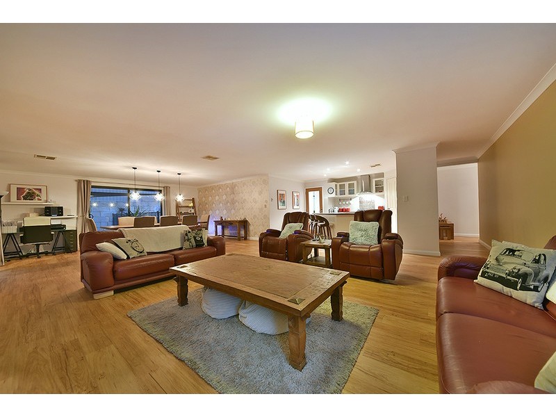 39 Dirleton Loop, Butler WA 6036