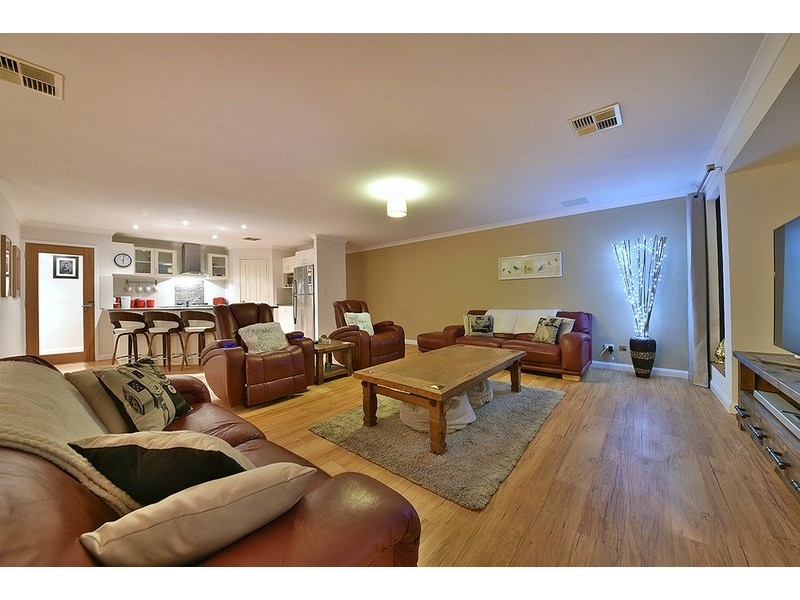 39 Dirleton Loop, Butler WA 6036