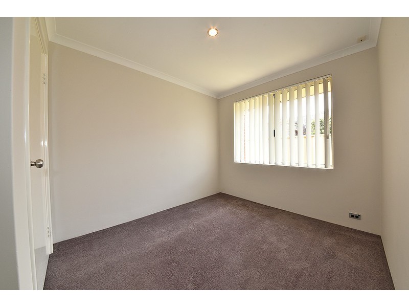 21 Ammanford Crescent, Butler WA 6036