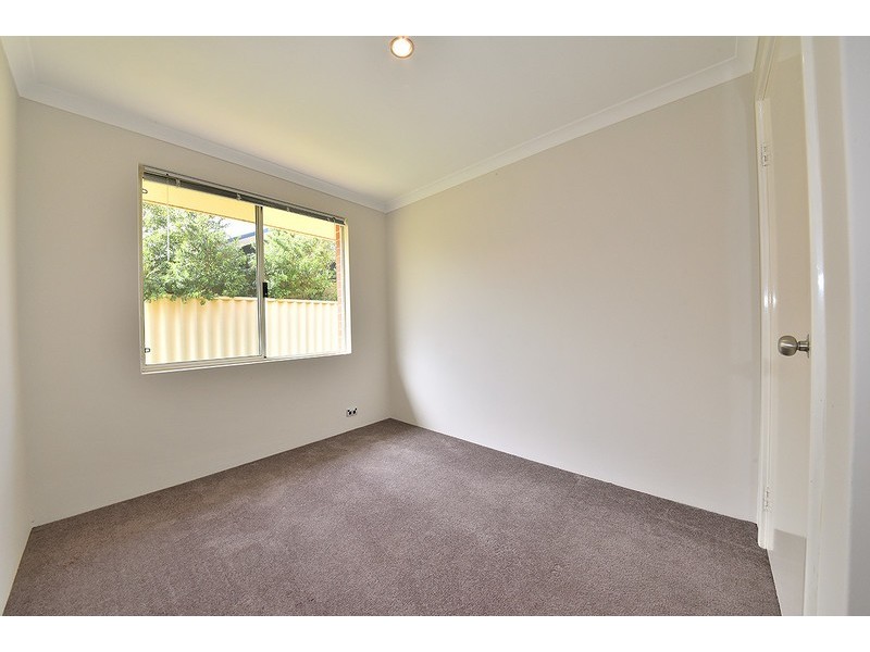 21 Ammanford Crescent, Butler WA 6036