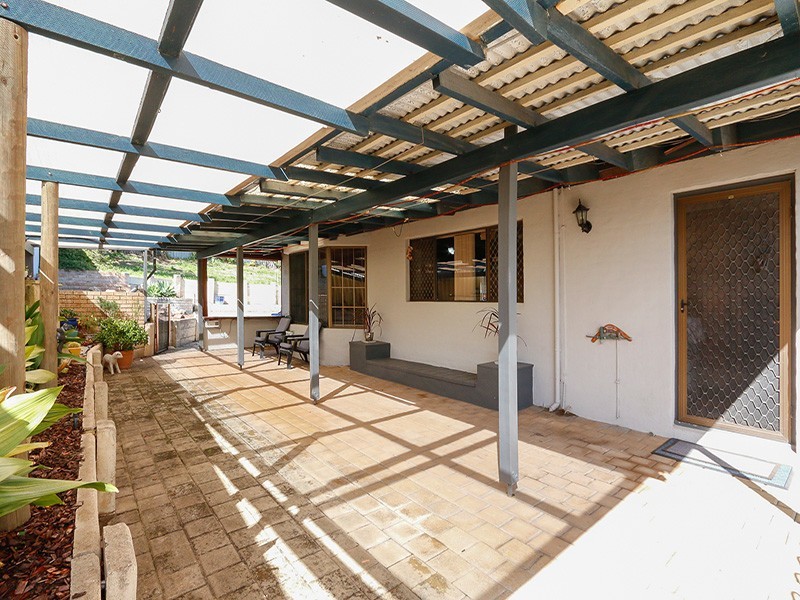 16 Robinson Avenue, Quinns Rocks WA 6030
