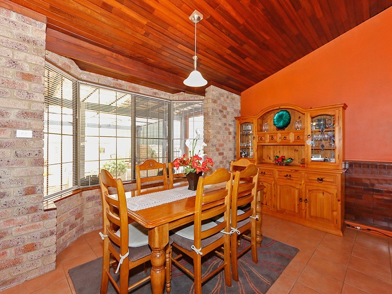 16 Robinson Avenue, Quinns Rocks WA 6030