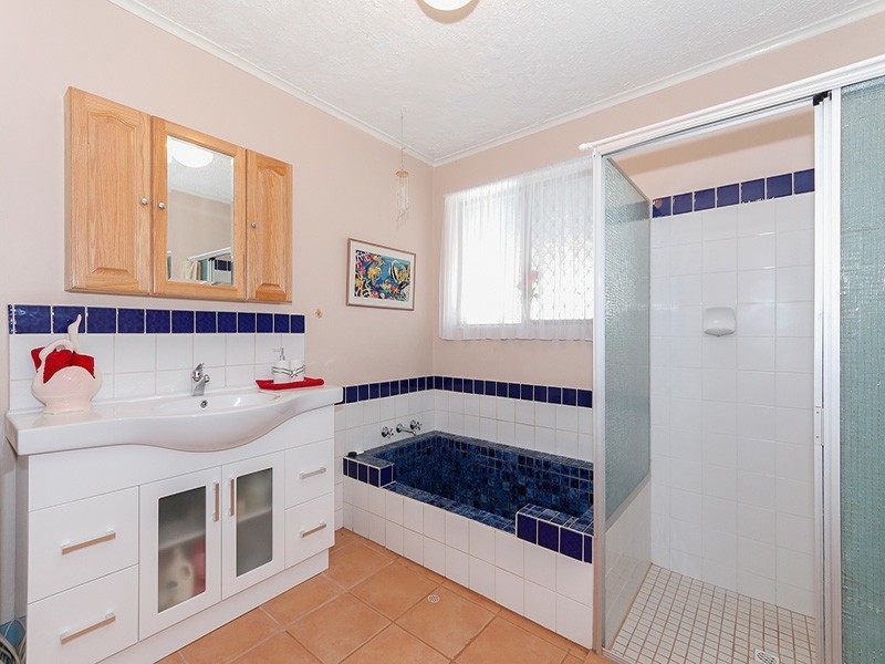 16 Robinson Avenue, Quinns Rocks WA 6030