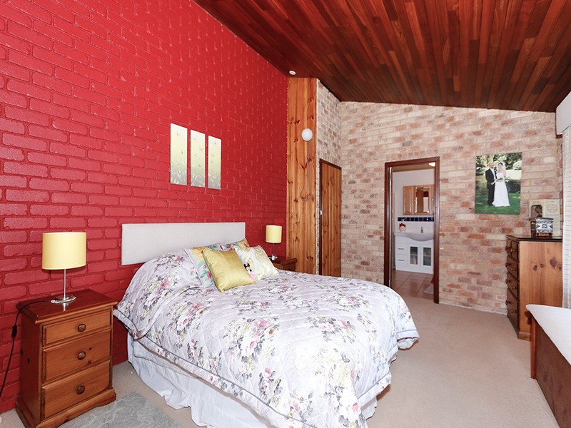 16 Robinson Avenue, Quinns Rocks WA 6030