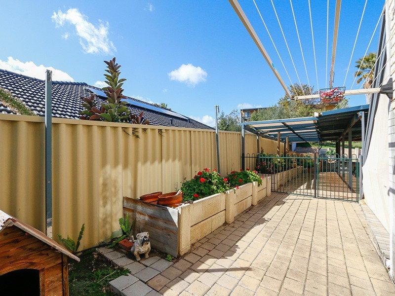 16 Robinson Avenue, Quinns Rocks WA 6030