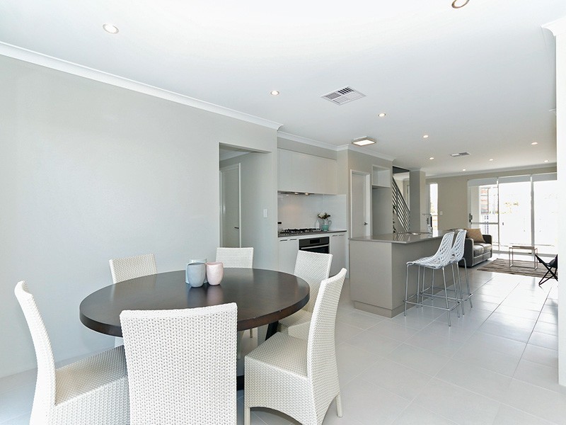 10 Fusus Lane, Jindalee WA 6036