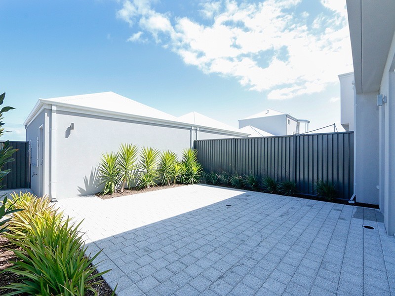 10 Fusus Lane, Jindalee WA 6036