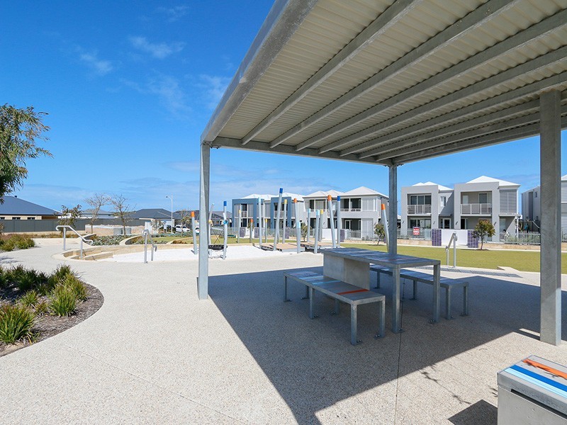 10 Fusus Lane, Jindalee WA 6036