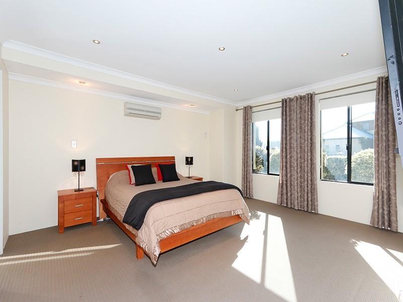 68 Dartmouth Circle, Quinns Rocks WA 6030