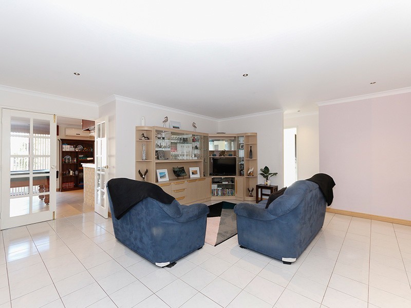 68 Dartmouth Circle, Quinns Rocks WA 6030