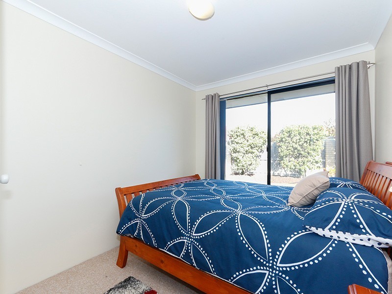 68 Dartmouth Circle, Quinns Rocks WA 6030