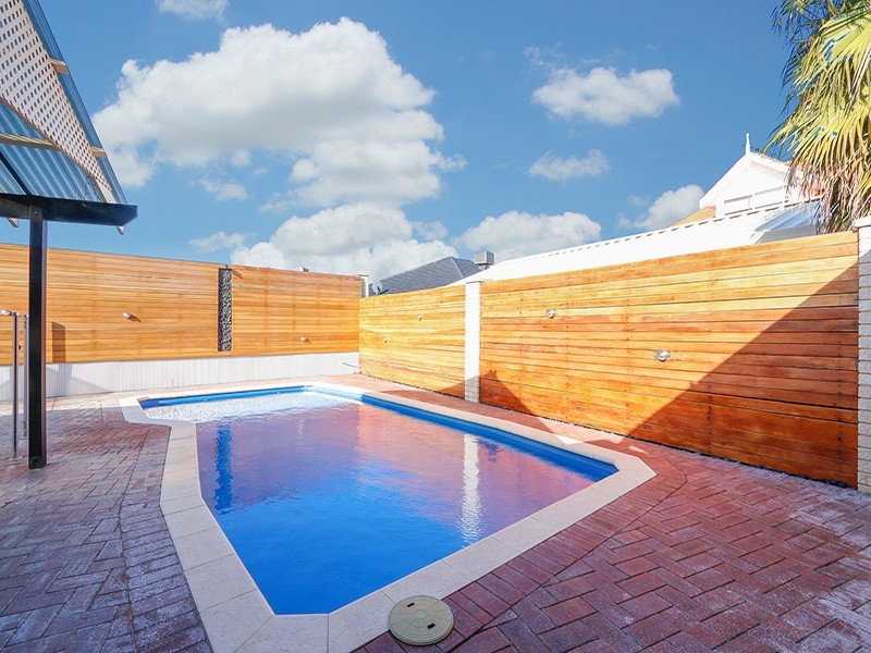 68 Dartmouth Circle, Quinns Rocks WA 6030