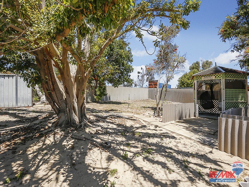 84 Lagoon Drive, Yanchep WA 6035