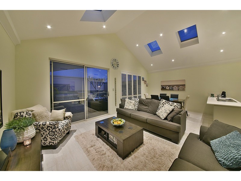 4 Newmarket Parade, Butler WA 6036