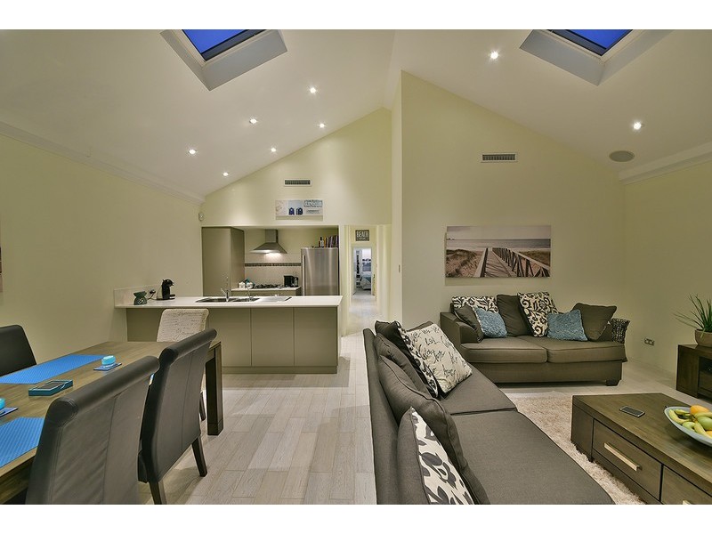 4 Newmarket Parade, Butler WA 6036