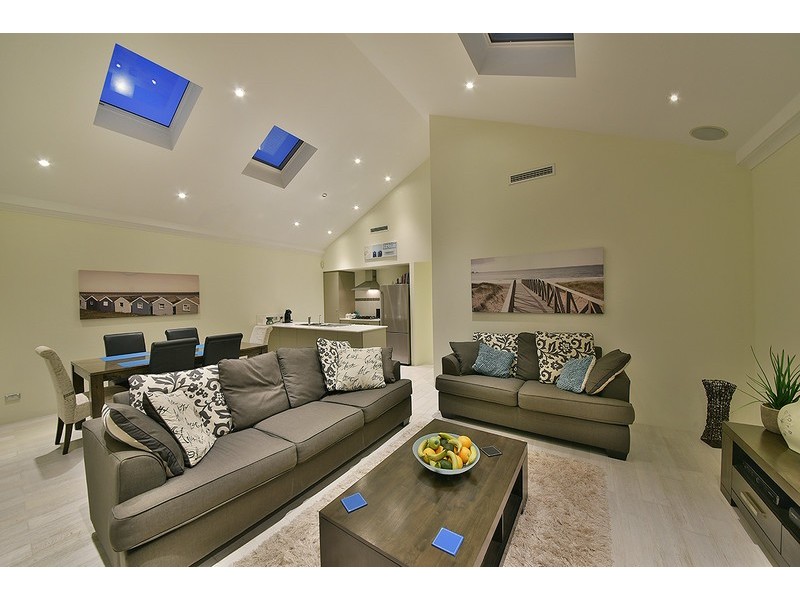 4 Newmarket Parade, Butler WA 6036