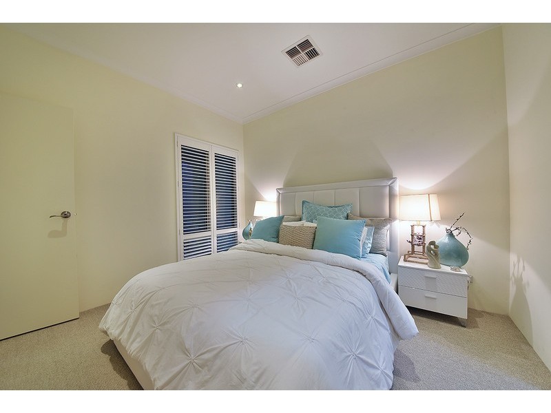 4 Newmarket Parade, Butler WA 6036