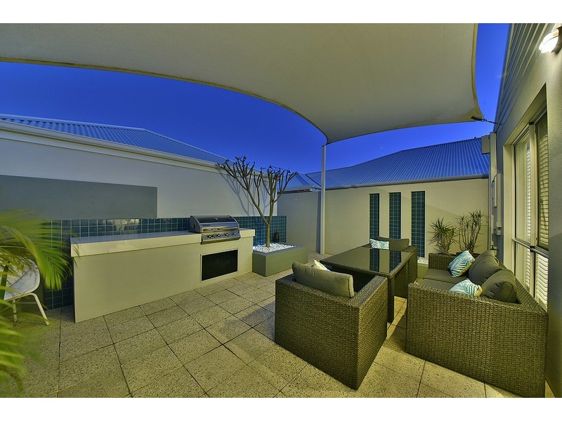 4 Newmarket Parade, Butler WA 6036