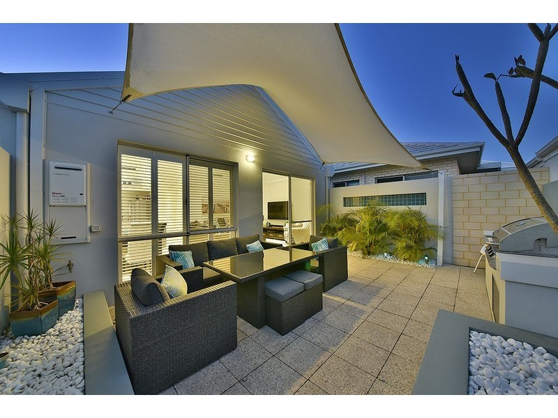 4 Newmarket Parade, Butler WA 6036