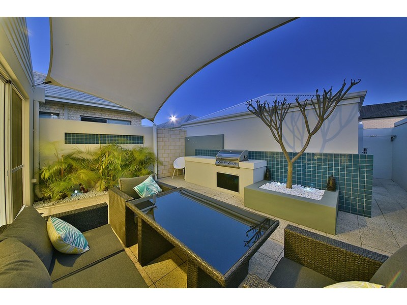 4 Newmarket Parade, Butler WA 6036