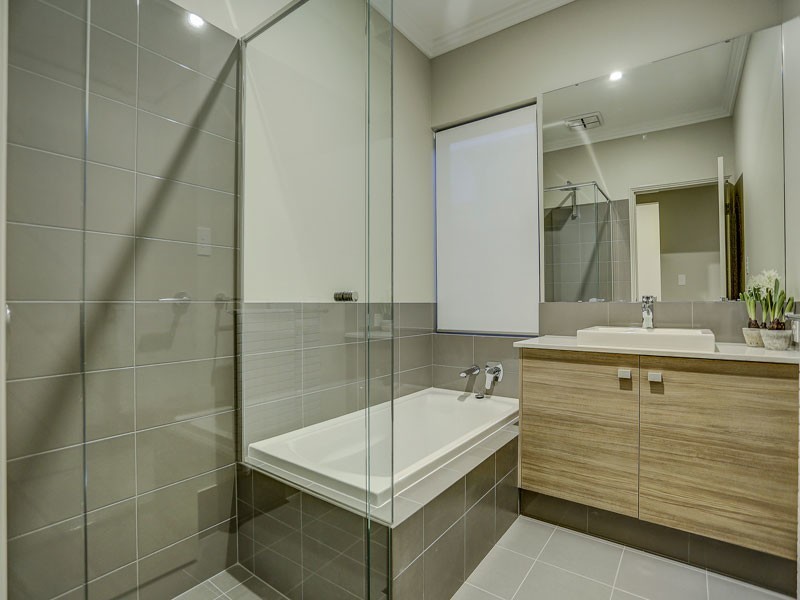 29 Parkside Street, Yanchep WA 6035