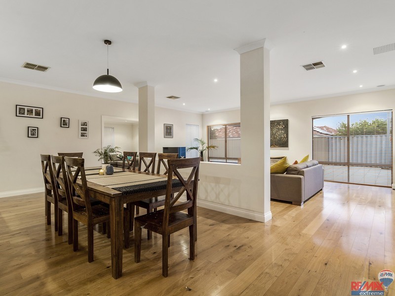 17 Meringa Crescent, Quinns Rocks WA 6030