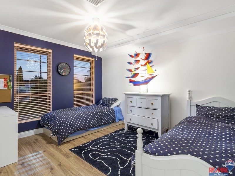 17 Meringa Crescent, Quinns Rocks WA 6030