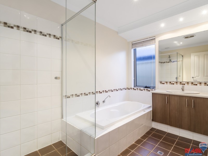 17 Meringa Crescent, Quinns Rocks WA 6030