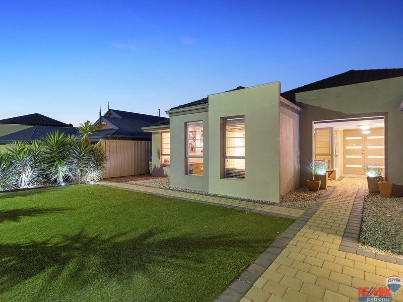 17 Meringa Crescent, Quinns Rocks WA 6030