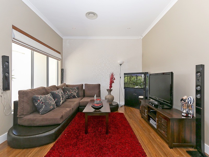 6 Deeside Road, Butler WA 6036