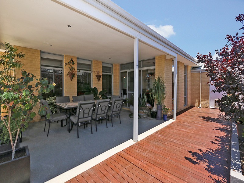 6 Deeside Road, Butler WA 6036