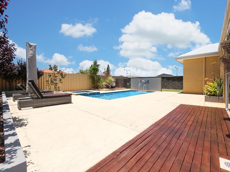 6 Deeside Road, Butler WA 6036