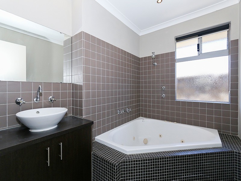 6 Deeside Road, Butler WA 6036