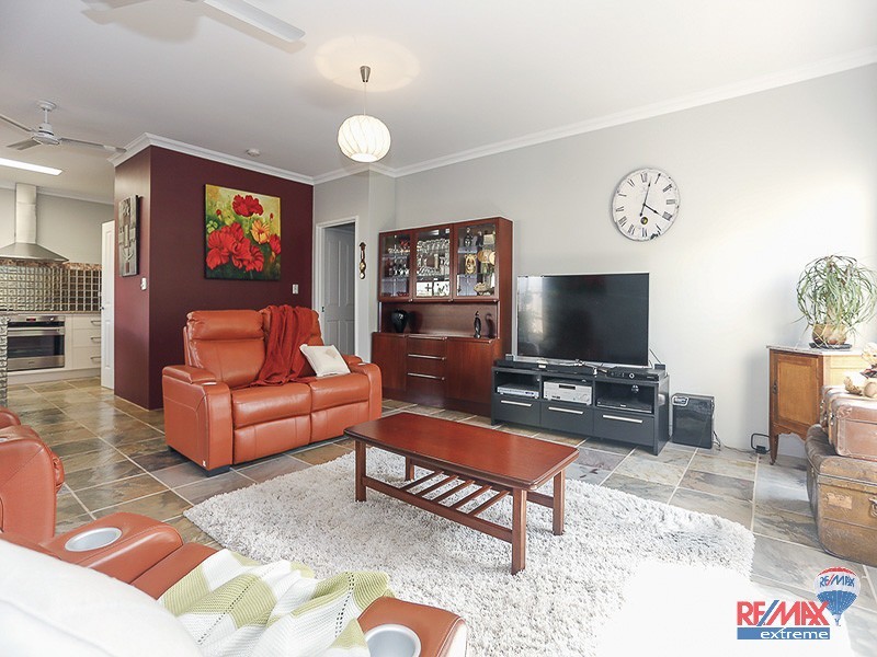 14 Tinsel Street, Yanchep WA 6035