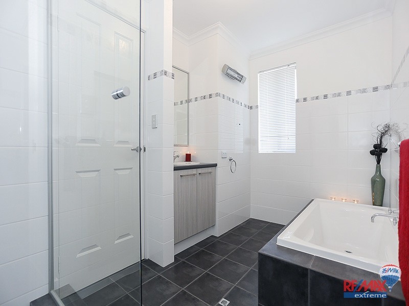 14 Tinsel Street, Yanchep WA 6035