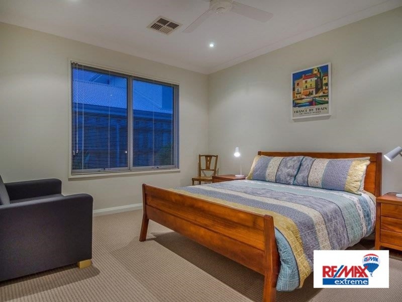 8 Sunny Close, Yanchep WA 6035