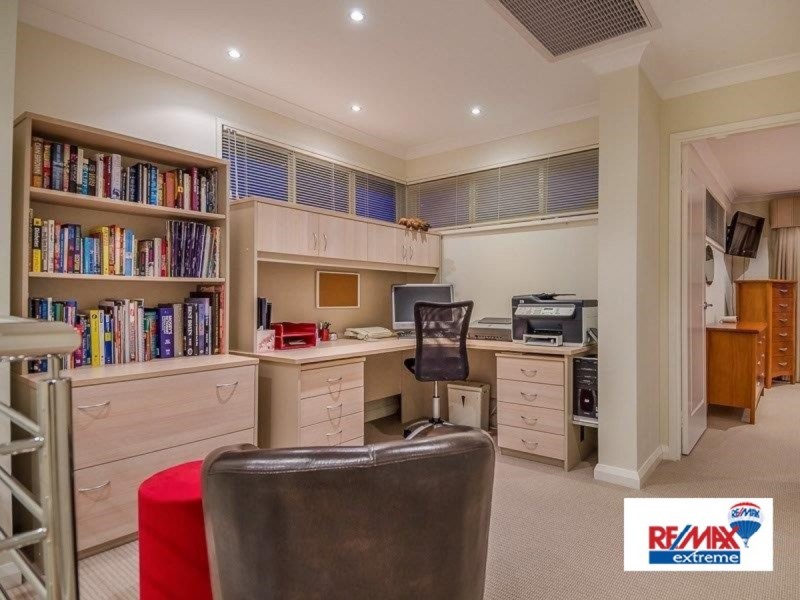 8 Sunny Close, Yanchep WA 6035