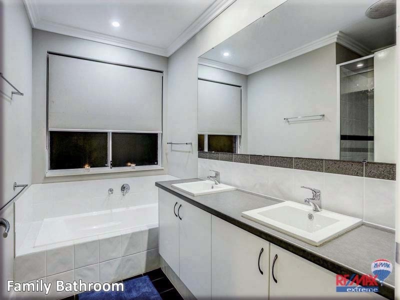 6 Helmsley Parkway, Alkimos WA 6038