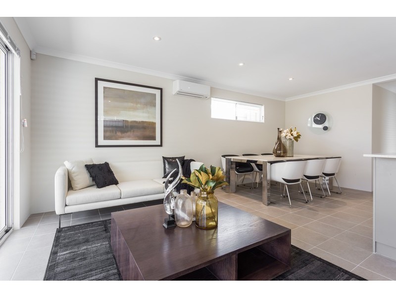 32 Broach Way, Alkimos WA 6038