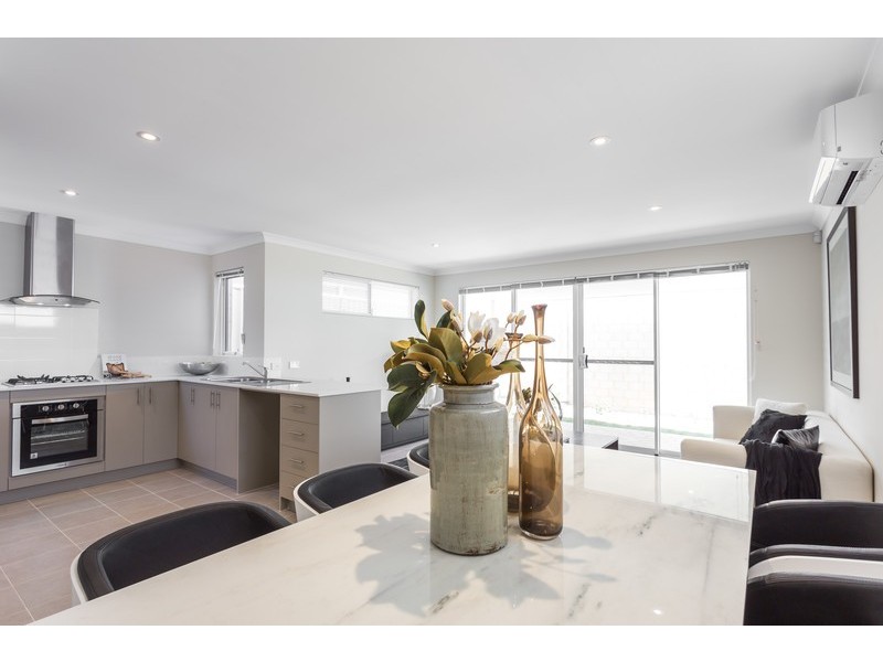 32 Broach Way, Alkimos WA 6038