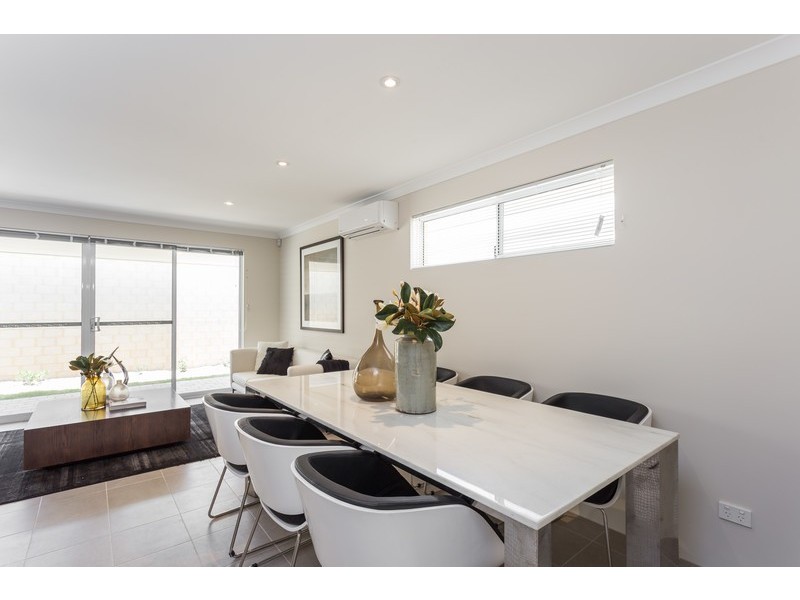 32 Broach Way, Alkimos WA 6038