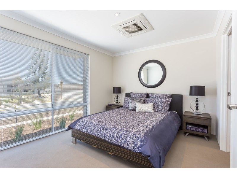 32 Broach Way, Alkimos WA 6038