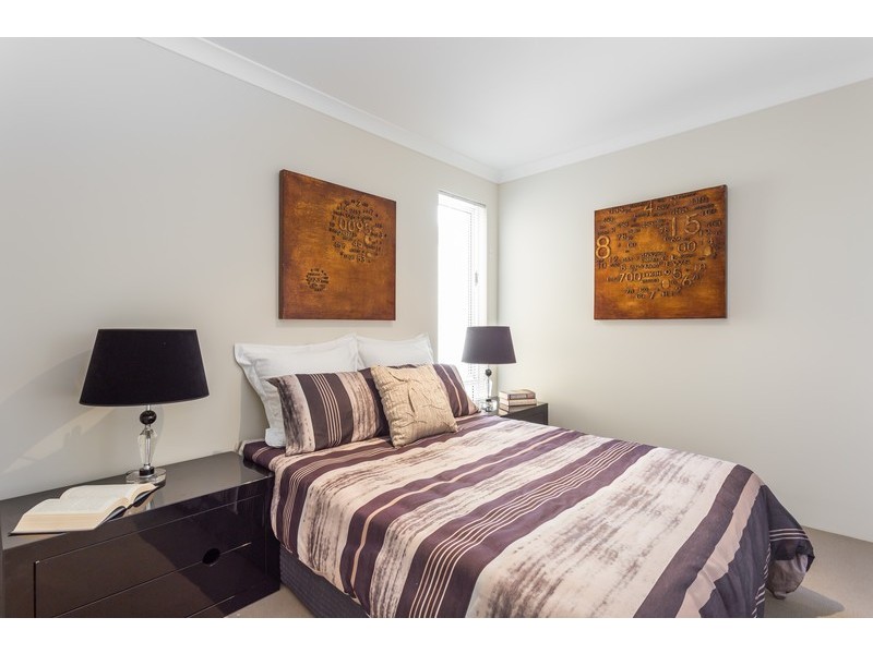 32 Broach Way, Alkimos WA 6038