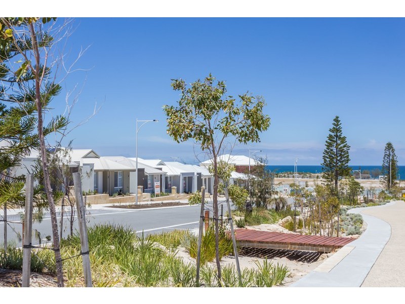 32 Broach Way, Alkimos WA 6038